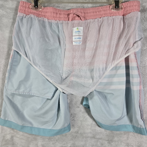 Chubbies Striped Shorts Extra Large XL Inseam 5.5" Classic Swim Trunks Men Lined - Picture 6 of 9